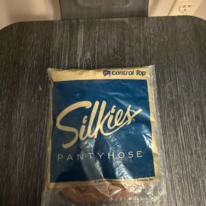 Silkies Beige Control Top Hose